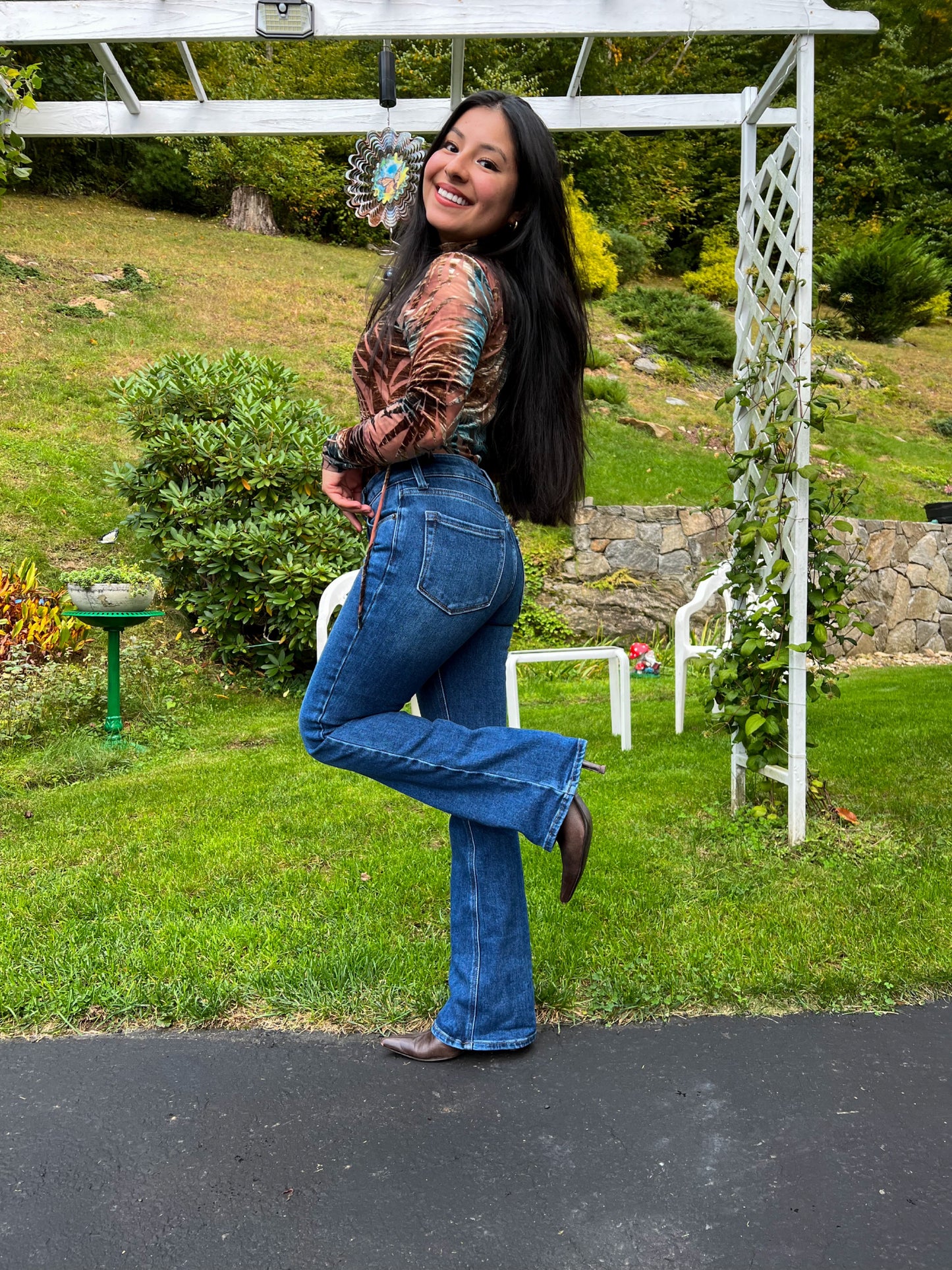 Minimalist - Petite Dark Wash Flare Jeans