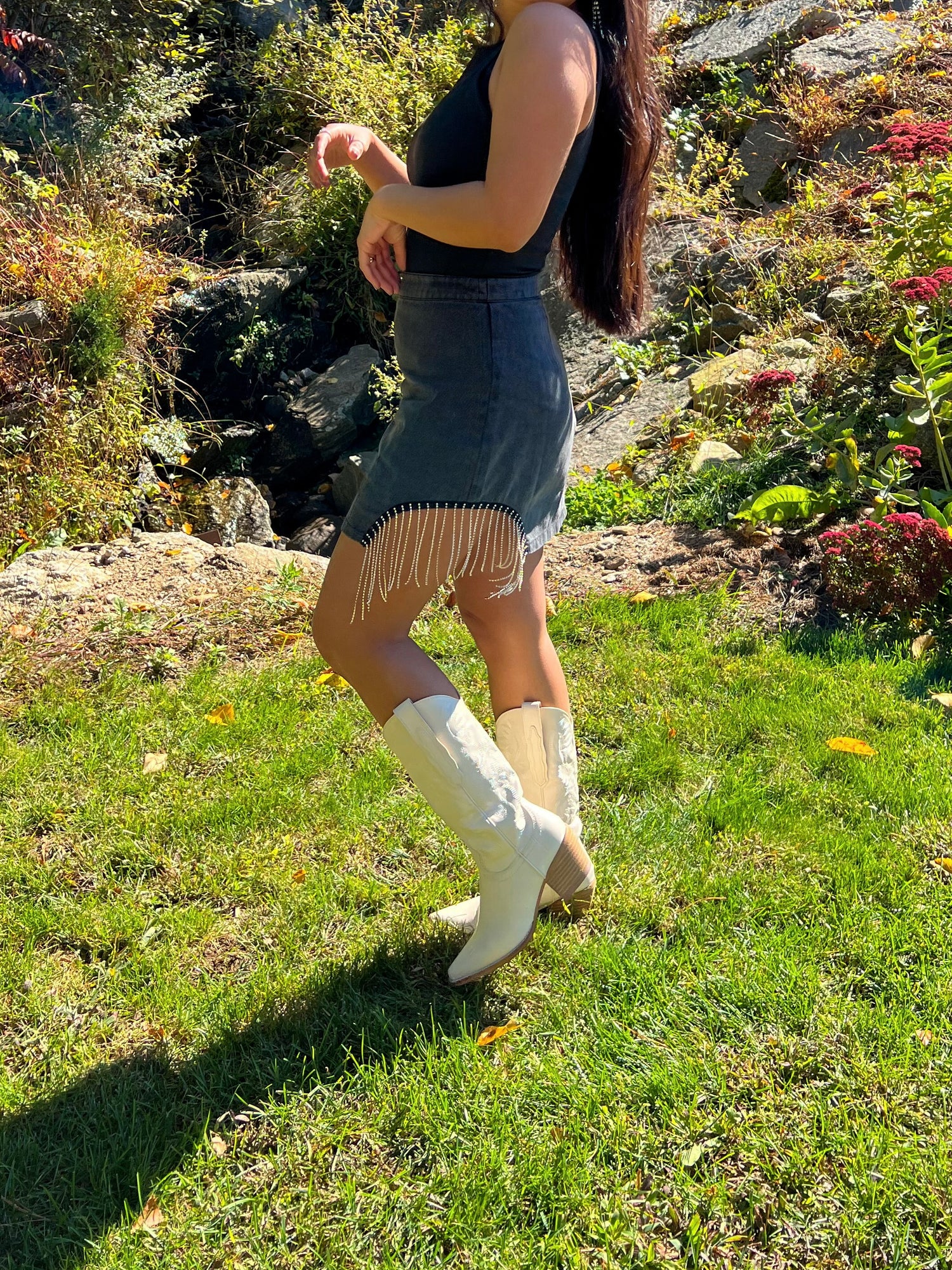 Beyoncé Petite Black Denim Skirt with Rhinestone Fringe – Pretty